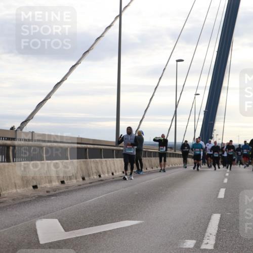 03.10.2024 - Köhlbrandbrückenlauf Jannik Wohlers http://msf.ph/oto/7301949 03.10.2024 09:35:37 Position 1 1410 meine-sportfotos.de