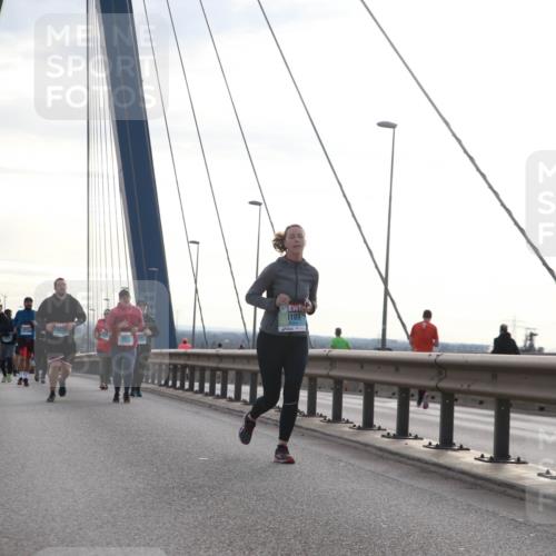 03.10.2024 - Köhlbrandbrückenlauf Jannik Wohlers http://msf.ph/oto/7302048 03.10.2024 09:35:40 Position 1 1109 meine-sportfotos.de
