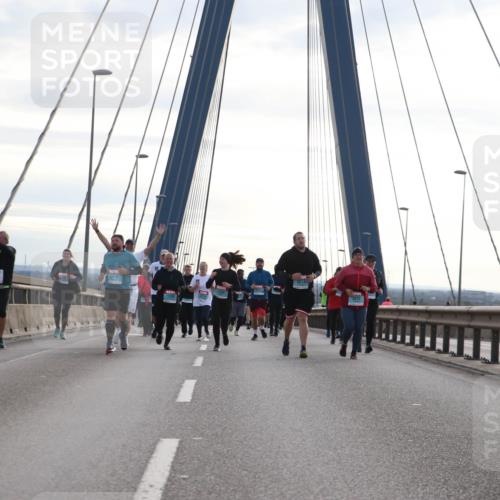 03.10.2024 - Köhlbrandbrückenlauf Jannik Wohlers http://msf.ph/oto/7302060 03.10.2024 09:35:41 Position 1 2370, 09 meine-sportfotos.de
