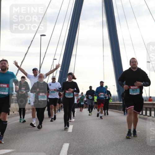 03.10.2024 - Köhlbrandbrückenlauf Jannik Wohlers http://msf.ph/oto/7302089 03.10.2024 09:35:46 Position 1 3265, 2370, 3073, 3313, 1332, 1359, 3072, 958 meine-sportfotos.de