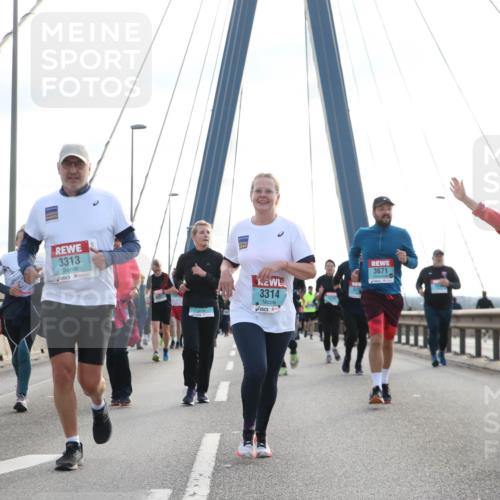 03.10.2024 - Köhlbrandbrückenlauf Jannik Wohlers http://msf.ph/oto/7302476 03.10.2024 09:35:50 Position 1 3313, 3314, 3671, 2858 meine-sportfotos.de