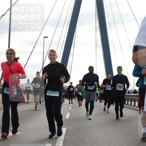 03.10.2024 - Köhlbrandbrückenlauf Jannik Wohlers http://msf.ph/oto/7302649 03.10.2024 09:35:52 Position 1 33, 3711, 3709, 3426 meine-sportfotos.de