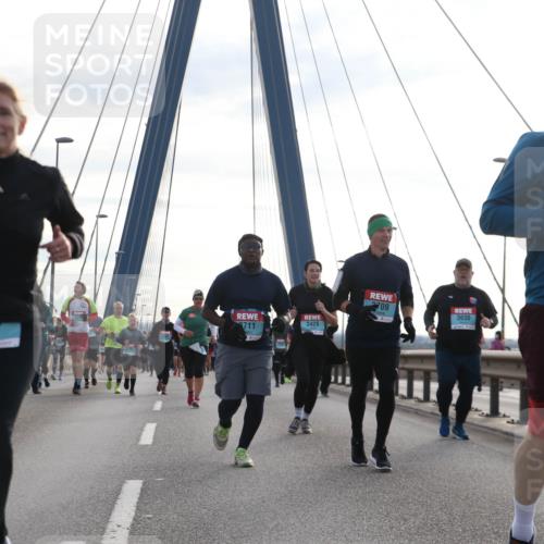 03.10.2024 - Köhlbrandbrückenlauf Jannik Wohlers http://msf.ph/oto/7302660 03.10.2024 09:35:53 Position 1 2709, 3030, 3426, 711, 3671 meine-sportfotos.de
