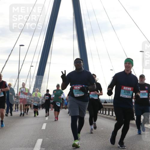 03.10.2024 - Köhlbrandbrückenlauf Jannik Wohlers http://msf.ph/oto/7302667 03.10.2024 09:35:54 Position 1 3711, 3426, 3709, 3030 meine-sportfotos.de