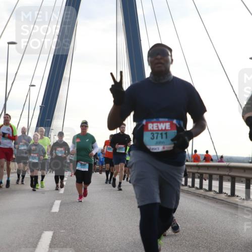 03.10.2024 - Köhlbrandbrückenlauf Jannik Wohlers http://msf.ph/oto/7302669 03.10.2024 09:35:55 Position 1 3346, 3560, 3711, 37, 2941 meine-sportfotos.de