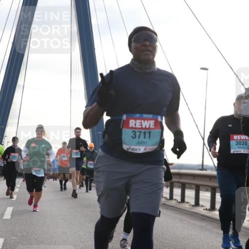 03.10.2024 - Köhlbrandbrückenlauf Jannik Wohlers http://msf.ph/oto/7302736 03.10.2024 09:35:55 Position 1 284, 3345, 560, 2941, 3711, 3030 meine-sportfotos.de