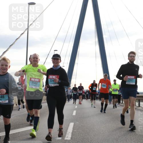 03.10.2024 - Köhlbrandbrückenlauf Jannik Wohlers http://msf.ph/oto/7302812 03.10.2024 09:36:01 Position 1 3346, 3344, 334, 2941 meine-sportfotos.de