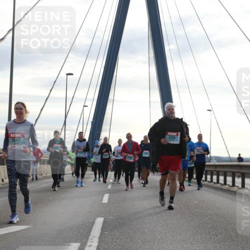 03.10.2024 - Köhlbrandbrückenlauf Jannik Wohlers http://msf.ph/oto/7302944 03.10.2024 09:36:10 Position 1 3547, 3355, 2898, 3396 meine-sportfotos.de