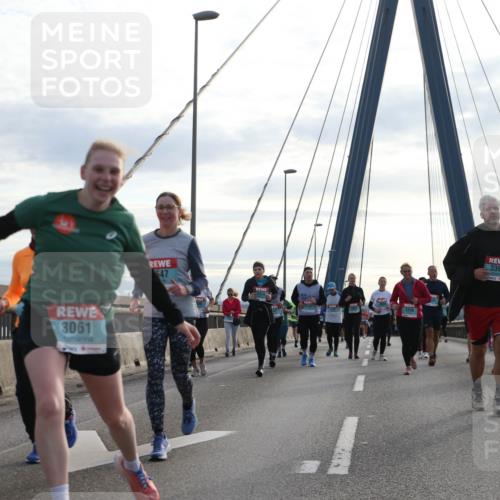 03.10.2024 - Köhlbrandbrückenlauf Jannik Wohlers http://msf.ph/oto/7302949 03.10.2024 09:36:11 Position 1 3061, 547, 3355, 3348, 2898, 3396 meine-sportfotos.de