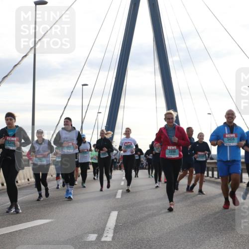 03.10.2024 - Köhlbrandbrückenlauf Jannik Wohlers http://msf.ph/oto/7303076 03.10.2024 09:36:14 Position 1 3355, 3356, 3347, 3348, 3638, 2898, 3554, 3459, 3460 meine-sportfotos.de