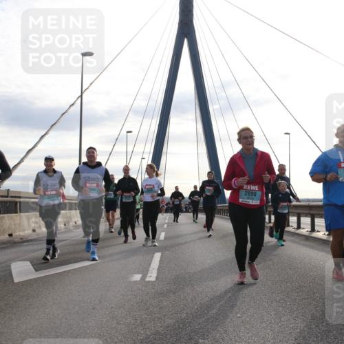 03.10.2024 - Köhlbrandbrückenlauf Jannik Wohlers http://msf.ph/oto/7303243 03.10.2024 09:36:15 Position 1 2881, 3355, 3348, 3347, 2898, 3555, 3459 meine-sportfotos.de