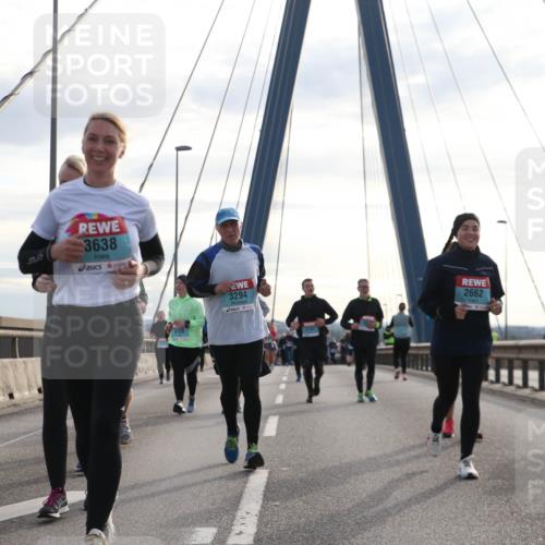 03.10.2024 - Köhlbrandbrückenlauf Jannik Wohlers http://msf.ph/oto/7303324 03.10.2024 09:36:17 Position 1 55, 3638, 3159, 3294, 2662 meine-sportfotos.de