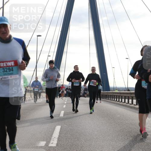 03.10.2024 - Köhlbrandbrückenlauf Jannik Wohlers http://msf.ph/oto/7303378 03.10.2024 09:36:19 Position 1 3294, 2192, 2662 meine-sportfotos.de