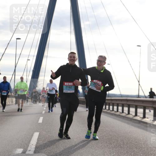 03.10.2024 - Köhlbrandbrückenlauf Jannik Wohlers http://msf.ph/oto/7303401 03.10.2024 09:36:22 Position 1 2192, 293 meine-sportfotos.de