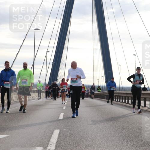 03.10.2024 - Köhlbrandbrückenlauf Jannik Wohlers http://msf.ph/oto/7303463 03.10.2024 09:36:25 Position 1 3702, 3700, 3701, 2434, 25 meine-sportfotos.de