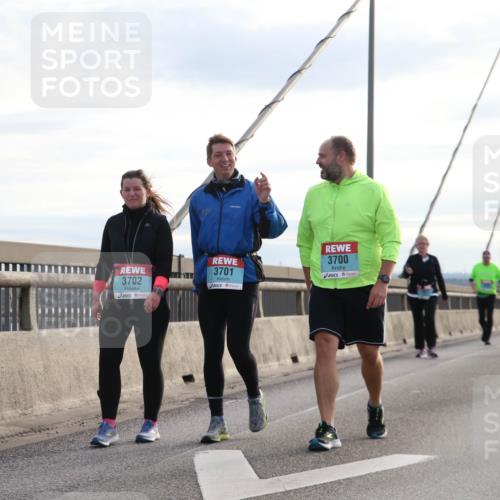 03.10.2024 - Köhlbrandbrückenlauf Jannik Wohlers http://msf.ph/oto/7303641 03.10.2024 09:36:30 Position 1 3702, 3701, 3700, 3436 meine-sportfotos.de