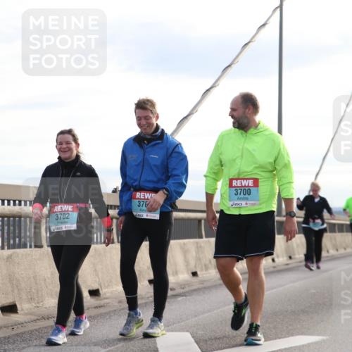 03.10.2024 - Köhlbrandbrückenlauf Jannik Wohlers http://msf.ph/oto/7304359 03.10.2024 09:36:31 Position 1 3702, 376, 3700 meine-sportfotos.de