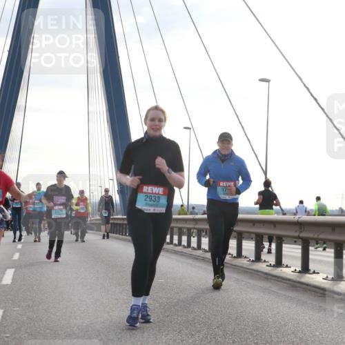 03.10.2024 - Köhlbrandbrückenlauf Jannik Wohlers http://msf.ph/oto/7304369 03.10.2024 09:36:32 Position 1 3436, 2929, 2933, 17 meine-sportfotos.de