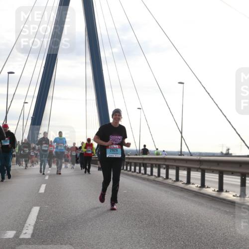 03.10.2024 - Köhlbrandbrückenlauf Jannik Wohlers http://msf.ph/oto/7304412 03.10.2024 09:36:35 Position 1 2929 meine-sportfotos.de