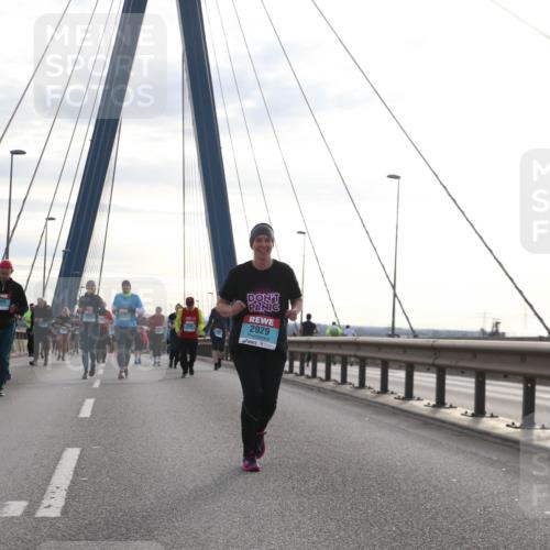 03.10.2024 - Köhlbrandbrückenlauf Jannik Wohlers http://msf.ph/oto/7304420 03.10.2024 09:36:36 Position 1 2929 meine-sportfotos.de