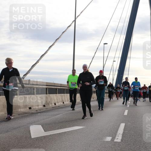 03.10.2024 - Köhlbrandbrückenlauf Jannik Wohlers http://msf.ph/oto/7304426 03.10.2024 09:36:36 Position 1 3409, 2871, 29 meine-sportfotos.de
