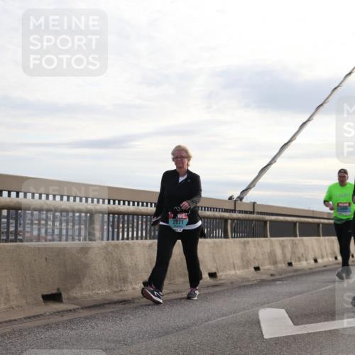 03.10.2024 - Köhlbrandbrückenlauf Jannik Wohlers http://msf.ph/oto/7304432 03.10.2024 09:36:37 Position 1 160, 2871, 3409 meine-sportfotos.de