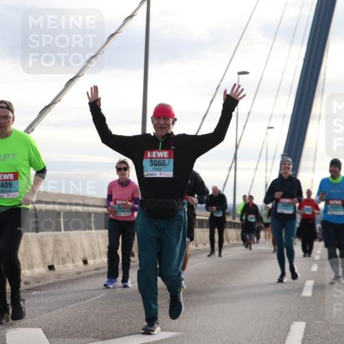 03.10.2024 - Köhlbrandbrückenlauf Jannik Wohlers http://msf.ph/oto/7304456 03.10.2024 09:36:39 Position 1 3409, 30, 3066, 2997 meine-sportfotos.de