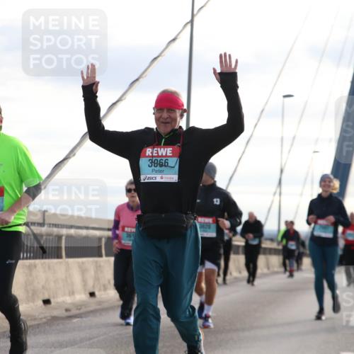 03.10.2024 - Köhlbrandbrückenlauf Jannik Wohlers http://msf.ph/oto/7304468 03.10.2024 09:36:40 Position 1 3409, 361, 3866, 3620 meine-sportfotos.de