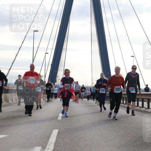 03.10.2024 - Köhlbrandbrückenlauf Jannik Wohlers http://msf.ph/oto/7304529 03.10.2024 09:36:44 Position 1 3245, 270, 195, 2912, 2940, 3083, 3204, 29 meine-sportfotos.de