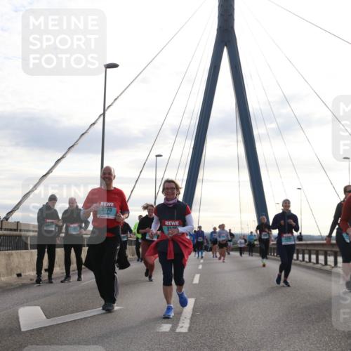 03.10.2024 - Köhlbrandbrückenlauf Jannik Wohlers http://msf.ph/oto/7304553 03.10.2024 09:36:47 Position 1 3245, 3270, 310, 2912 meine-sportfotos.de