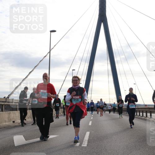 03.10.2024 - Köhlbrandbrückenlauf Jannik Wohlers http://msf.ph/oto/7304558 03.10.2024 09:36:47 Position 1 3245, 3270, 3195, 3083, 912 meine-sportfotos.de