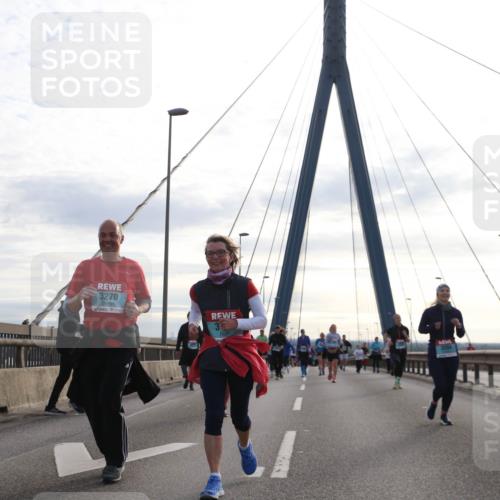 03.10.2024 - Köhlbrandbrückenlauf Jannik Wohlers http://msf.ph/oto/7304570 03.10.2024 09:36:47 Position 1 3270 meine-sportfotos.de