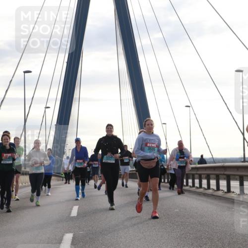 03.10.2024 - Köhlbrandbrückenlauf Jannik Wohlers http://msf.ph/oto/7304651 03.10.2024 09:36:53 Position 1 2777, 49, 3254, 2917, 3535, 3686 meine-sportfotos.de