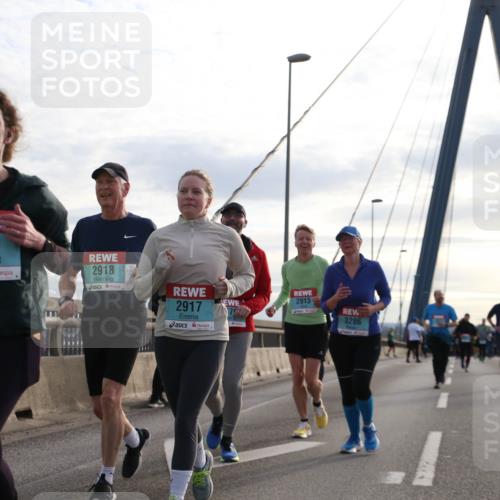 03.10.2024 - Köhlbrandbrückenlauf Jannik Wohlers http://msf.ph/oto/7304798 03.10.2024 09:36:58 Position 1 2777, 49, 2918, 2913, 2917, 75, 3286 meine-sportfotos.de