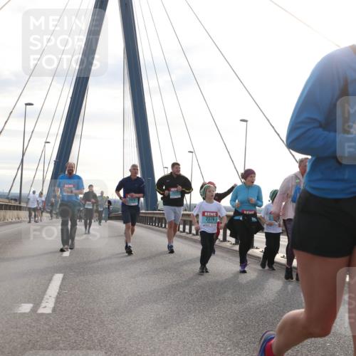 03.10.2024 - Köhlbrandbrückenlauf Jannik Wohlers http://msf.ph/oto/7304941 03.10.2024 09:36:59 Position 1 2371, 3659, 2376 meine-sportfotos.de