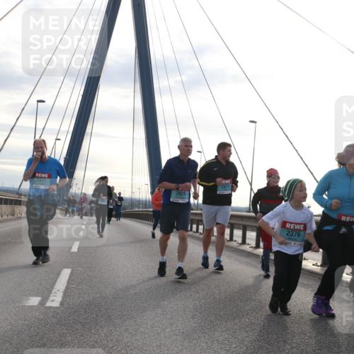 03.10.2024 - Köhlbrandbrückenlauf Jannik Wohlers http://msf.ph/oto/7304974 03.10.2024 09:37:01 Position 1 2877, 2371, 3029, 2419, 375, 2376 meine-sportfotos.de