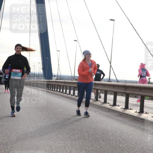 03.10.2024 - Köhlbrandbrückenlauf Jannik Wohlers http://msf.ph/oto/7305216 03.10.2024 09:37:05 Position 1 2887 meine-sportfotos.de