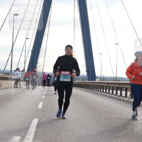 03.10.2024 - Köhlbrandbrückenlauf Jannik Wohlers http://msf.ph/oto/7305220 03.10.2024 09:37:05 Position 1 2887 meine-sportfotos.de