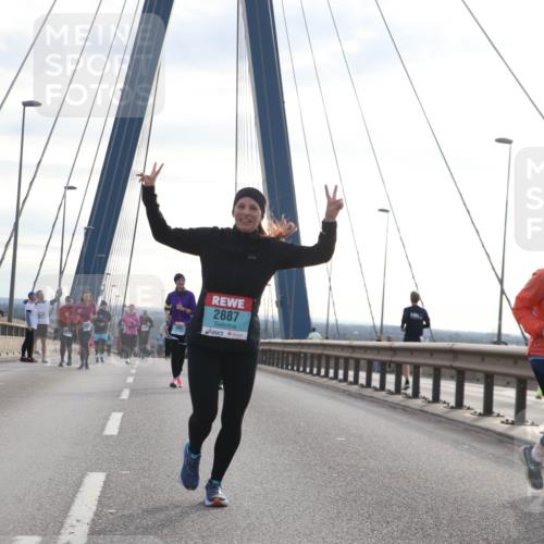 03.10.2024 - Köhlbrandbrückenlauf Jannik Wohlers http://msf.ph/oto/7305225 03.10.2024 09:37:06 Position 1 2887 meine-sportfotos.de