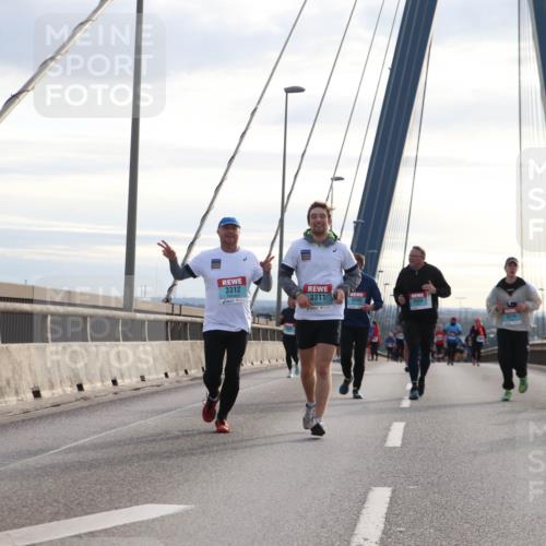 03.10.2024 - Köhlbrandbrückenlauf Jannik Wohlers http://msf.ph/oto/7305643 03.10.2024 09:37:23 Position 1 3312, 3311, 3599 meine-sportfotos.de