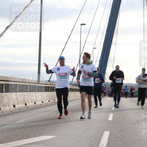 03.10.2024 - Köhlbrandbrückenlauf Jannik Wohlers http://msf.ph/oto/7305647 03.10.2024 09:37:23 Position 1 3312, 3311 meine-sportfotos.de
