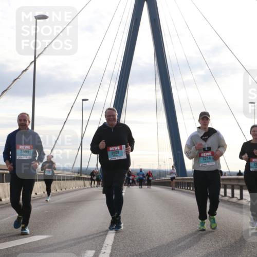 03.10.2024 - Köhlbrandbrückenlauf Jannik Wohlers http://msf.ph/oto/7305716 03.10.2024 09:37:29 Position 1 3599, 3509, 3214, 2676, 3369 meine-sportfotos.de