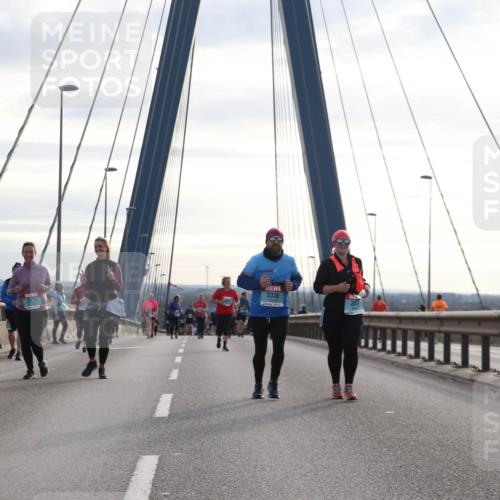 03.10.2024 - Köhlbrandbrückenlauf Jannik Wohlers http://msf.ph/oto/7305844 03.10.2024 09:37:42 Position 1 2571, 3336, 3141 meine-sportfotos.de