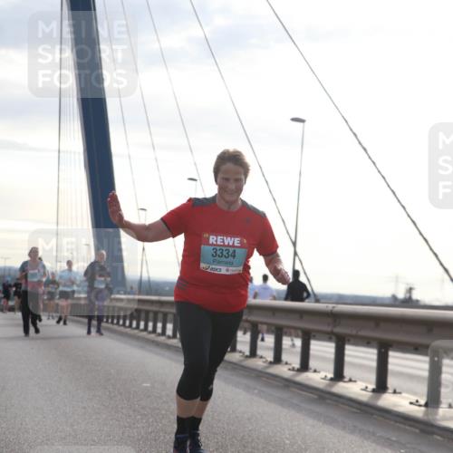 03.10.2024 - Köhlbrandbrückenlauf Jannik Wohlers http://msf.ph/oto/7306076 03.10.2024 09:37:53 Position 1 3334 meine-sportfotos.de