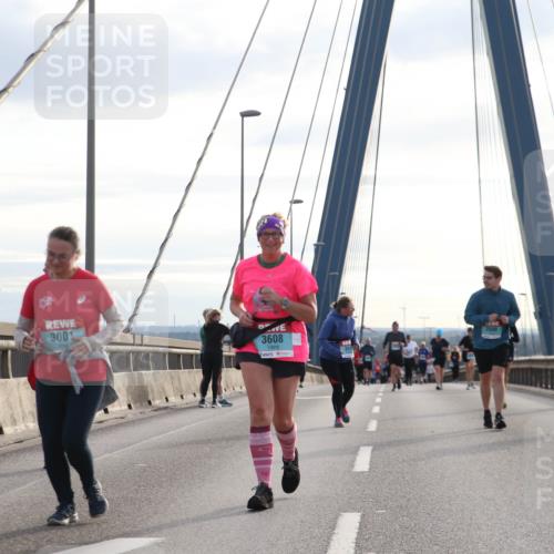 03.10.2024 - Köhlbrandbrückenlauf Jannik Wohlers http://msf.ph/oto/7306176 03.10.2024 09:38:01 Position 1 3001, 3608, 2690, 2714 meine-sportfotos.de