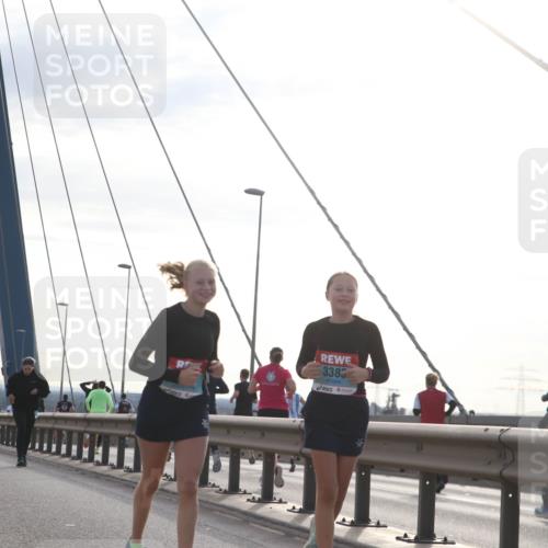 03.10.2024 - Köhlbrandbrückenlauf Jannik Wohlers http://msf.ph/oto/7306384 03.10.2024 09:38:10 Position 1 3383 meine-sportfotos.de