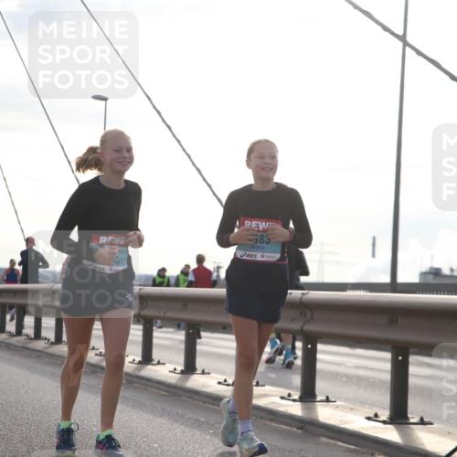 03.10.2024 - Köhlbrandbrückenlauf Jannik Wohlers http://msf.ph/oto/7306394 03.10.2024 09:38:10 Position 1 385 meine-sportfotos.de