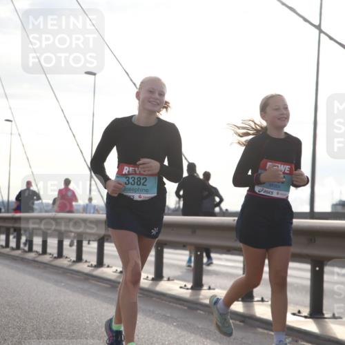 03.10.2024 - Köhlbrandbrückenlauf Jannik Wohlers http://msf.ph/oto/7306400 03.10.2024 09:38:11 Position 1 3382 meine-sportfotos.de