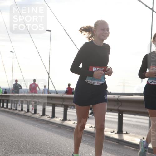 03.10.2024 - Köhlbrandbrückenlauf Jannik Wohlers http://msf.ph/oto/7306406 03.10.2024 09:38:11 Position 1 383 meine-sportfotos.de