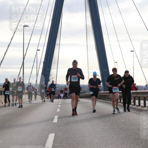03.10.2024 - Köhlbrandbrückenlauf Jannik Wohlers http://msf.ph/oto/7306457 03.10.2024 09:38:14 Position 1 2838, 2934, 3624, 3616 meine-sportfotos.de